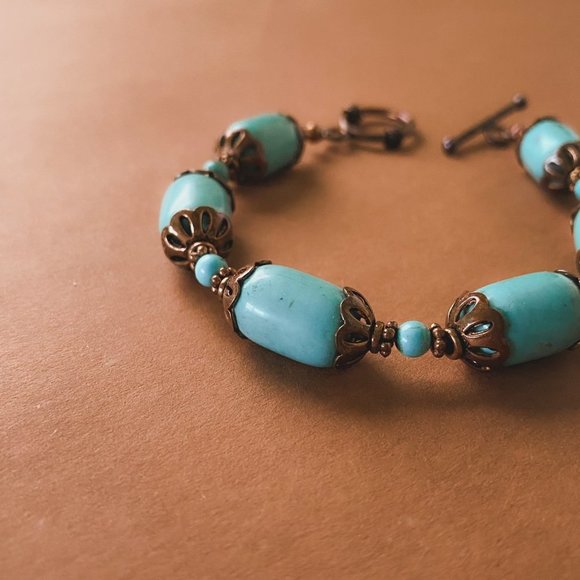 Handmade Turquoise Howlite Gemstone Copper Beaded Southwest Style Boho Bracelet - Picture 5 of 9